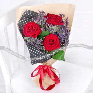 Кармен - букет-комплимент из красных роз Кармен - букет-комплимент из красных роз